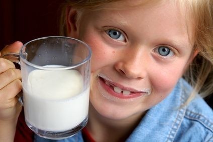 Dítě s mlékem