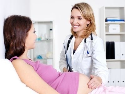 těhotná žena na lékařské prohlídce