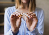 Cigaretu už do pusy v životě nevezmu, říká žena, která od dětství trpí lupénkou