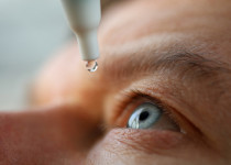 Máte v domácí lékárničce všestranně využitelné oční kapky?